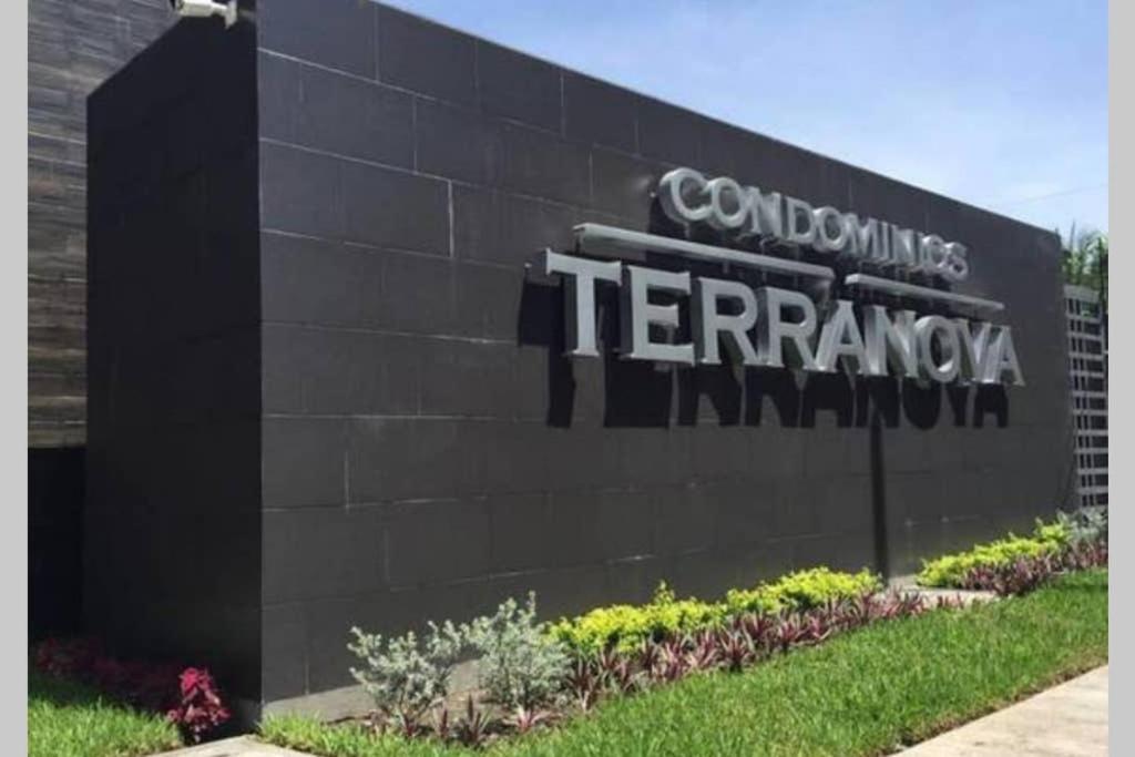 Lujoso y acogedor condominio ejecutivo/familiar San Pedro Sula Exterior foto